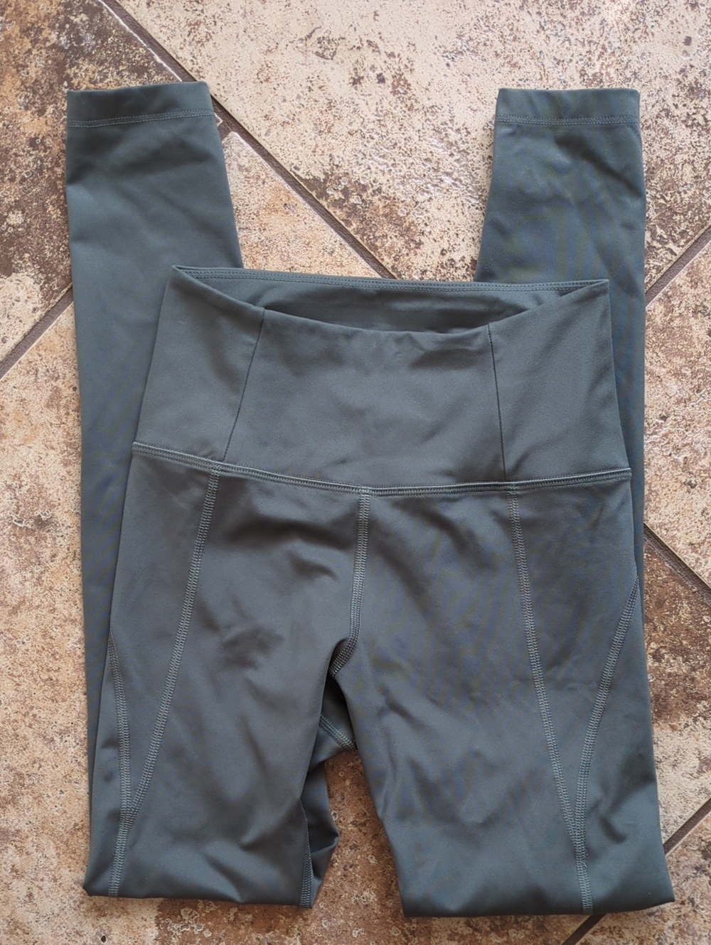 XS girlfriend collective Leggings